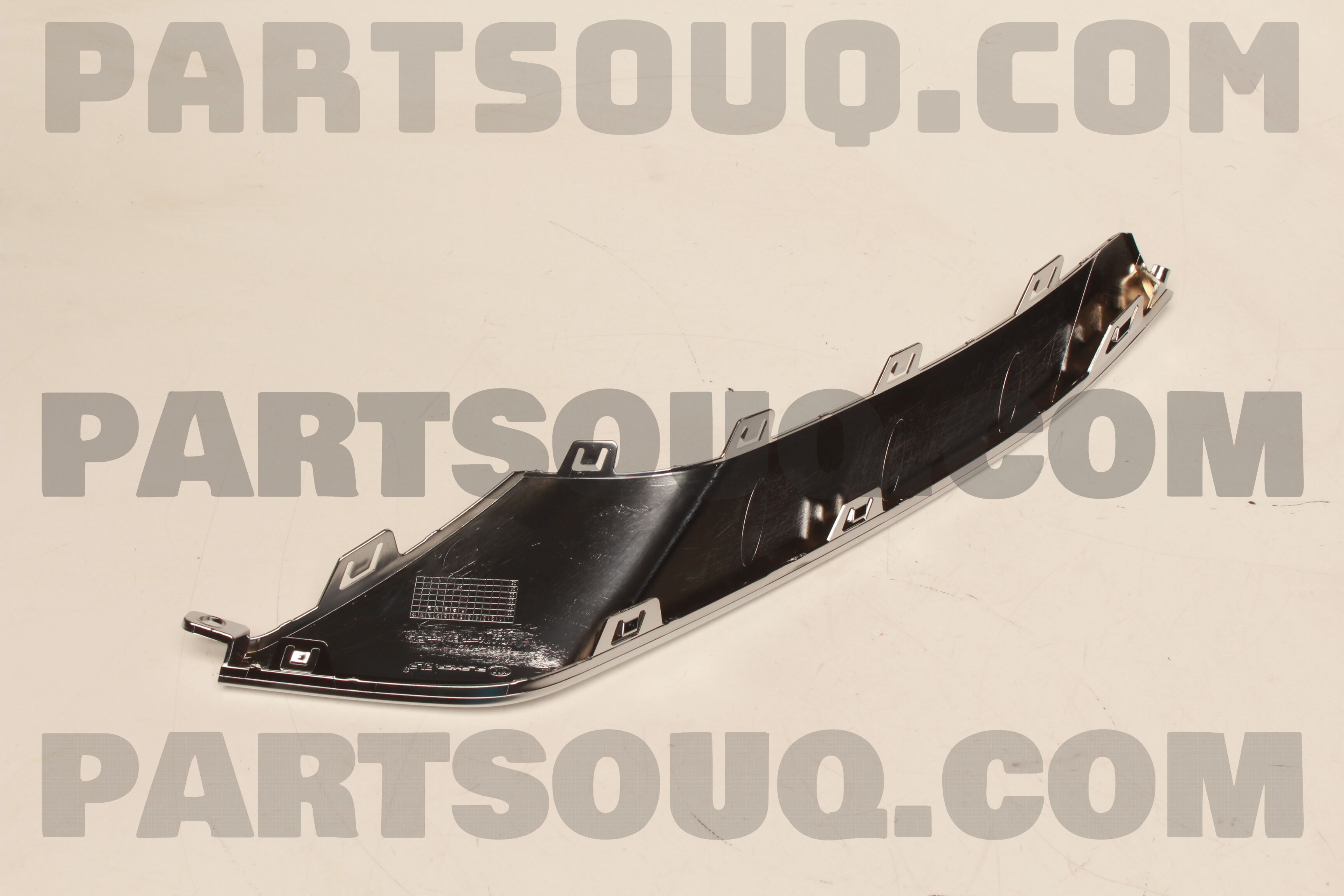 MOULDING-FRONT BUMPER,RH 86596R0020 | Hyundai / KIA Parts | PartSouq