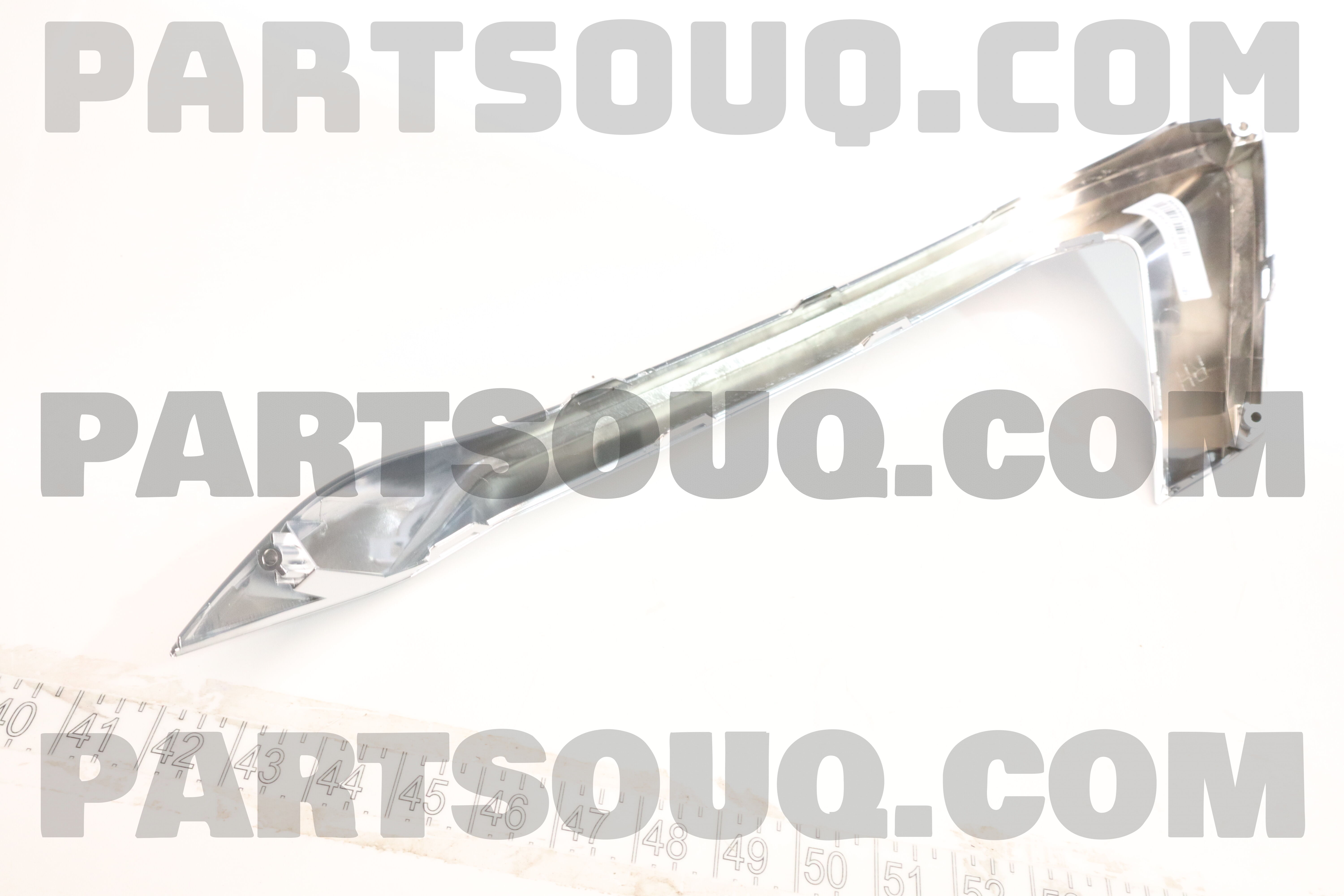 MOULDING-FRONT BUMPER,RH 86596R2100 | Hyundai / KIA Parts | PartSouq