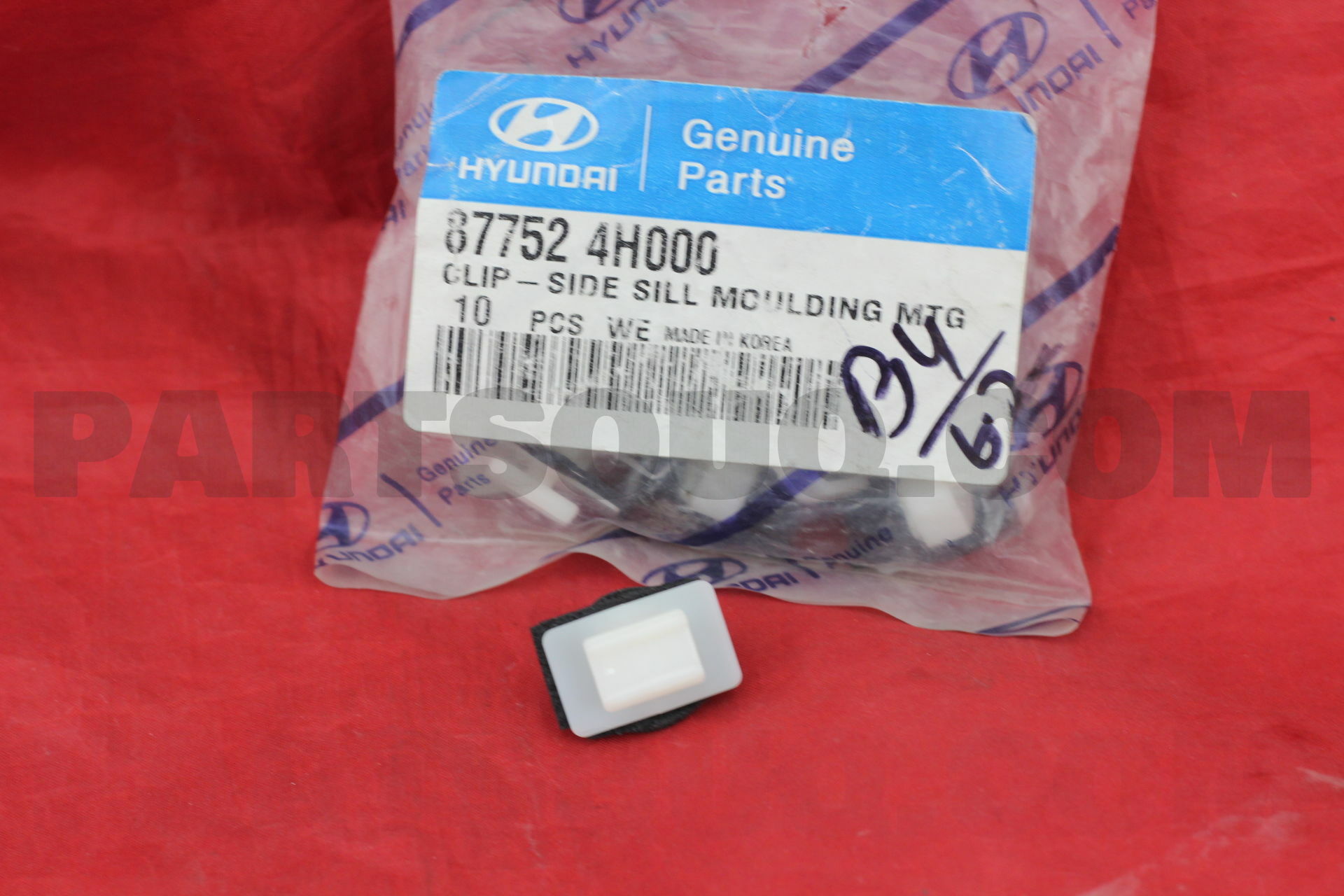 CLIP-SIDE SILL MOULDING MTG 877524H000 | Hyundai / KIA Parts