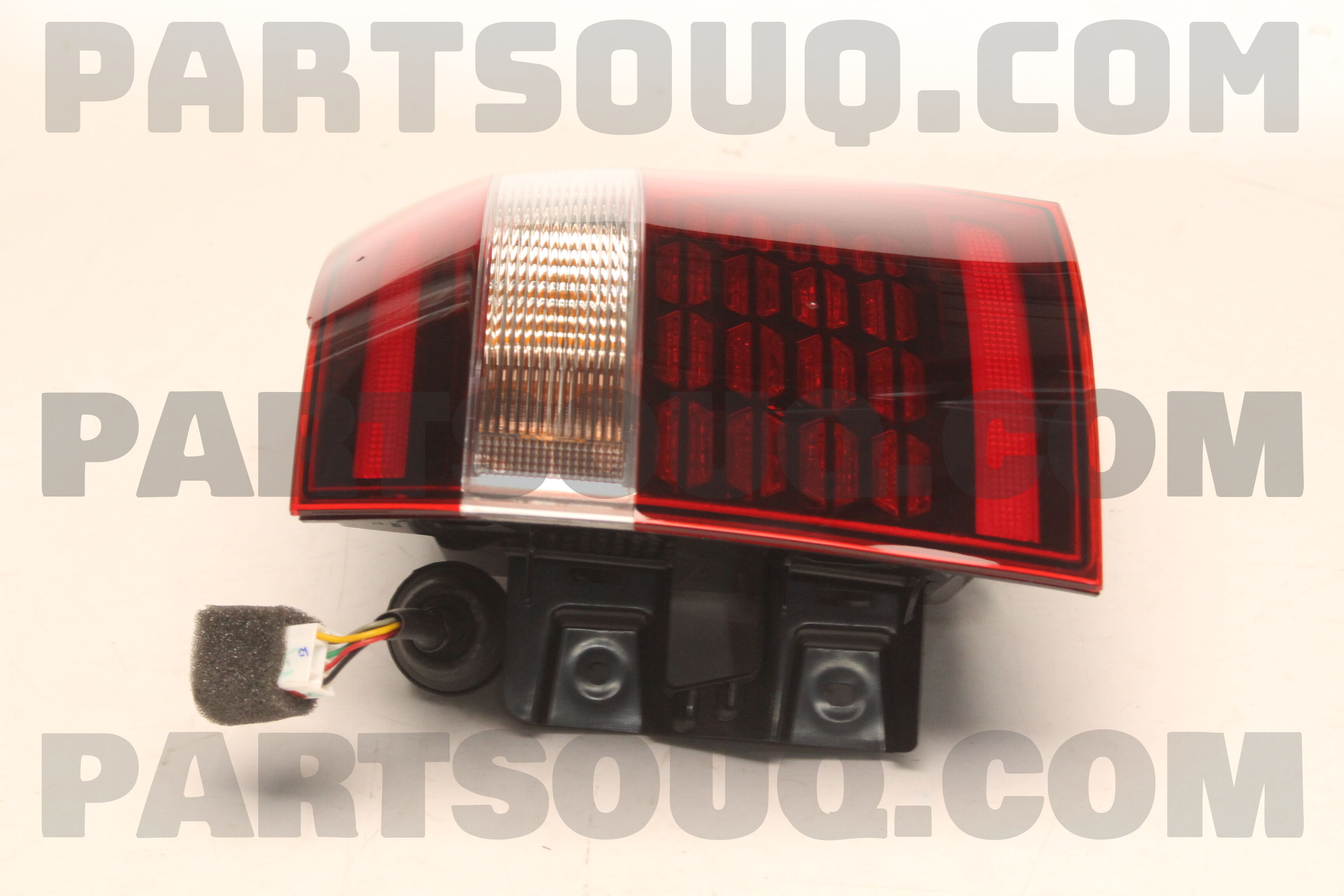 LAMP ASSY-REAR COMB OUTSIDE,RH 92402BV600 | Hyundai / KIA Parts | PartSouq