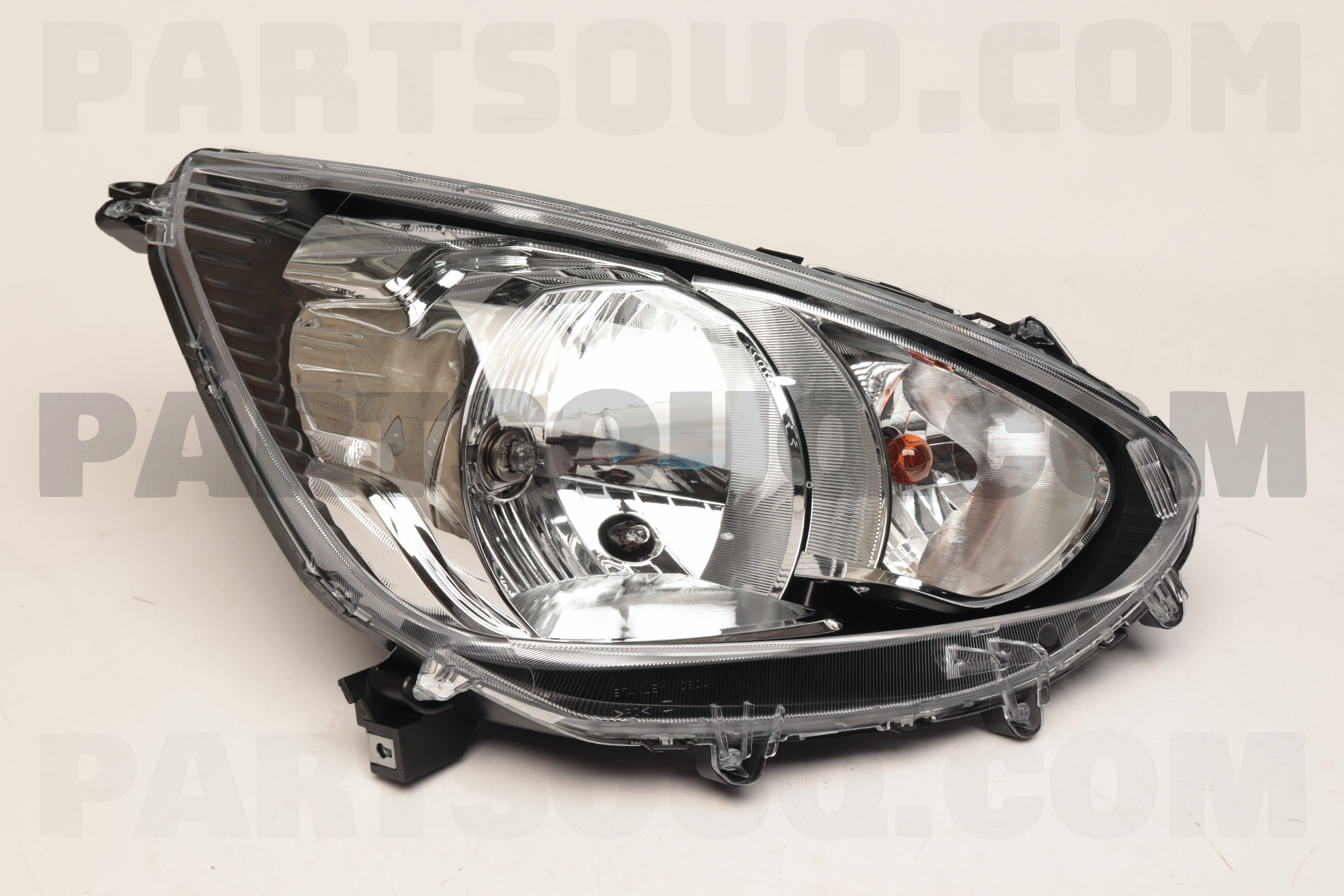 8301C196 Mitsubishi HEADLAMP ASSY,RH