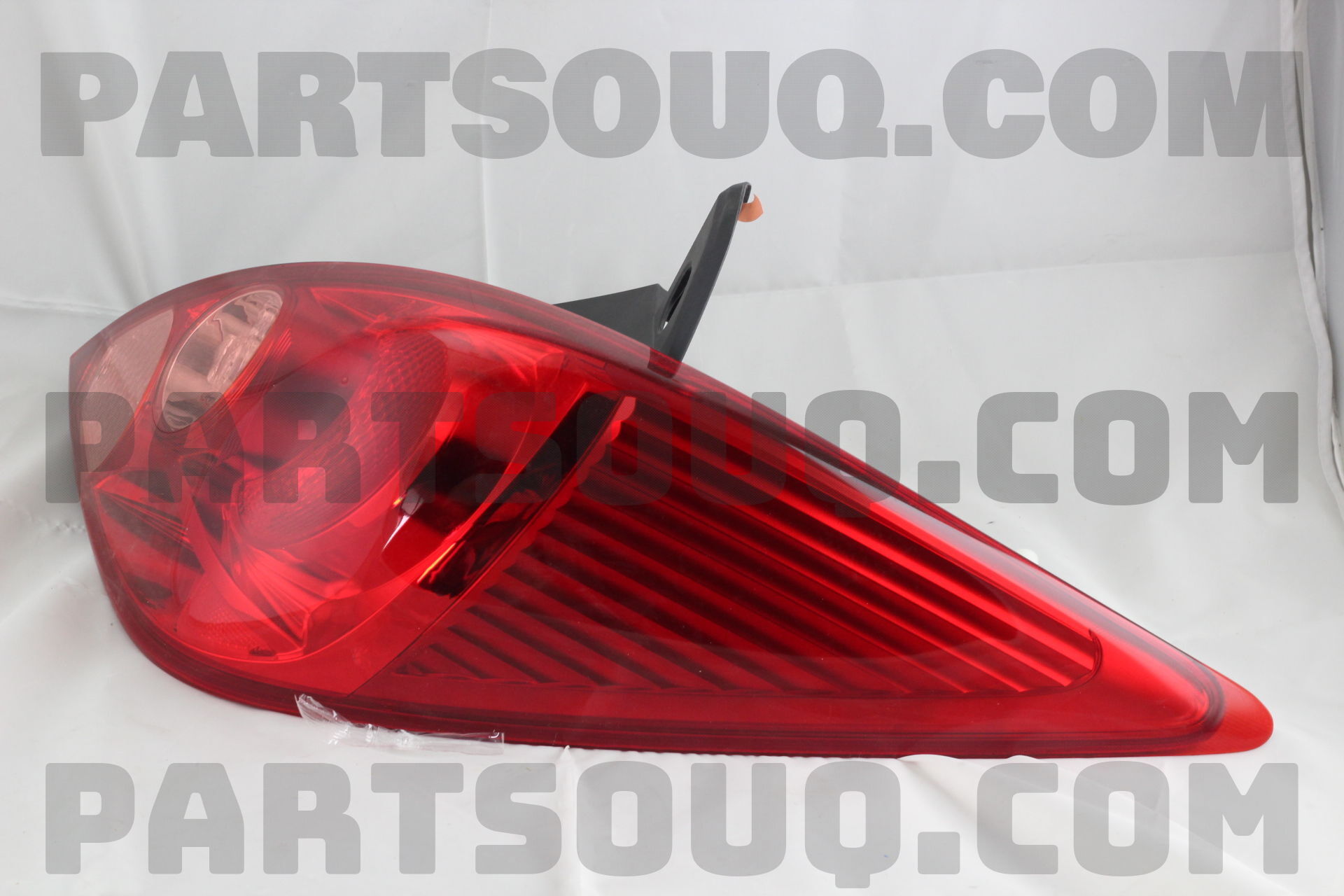 LAMP COMB RR RH 26550ED00B | Nissan Parts | PartSouq