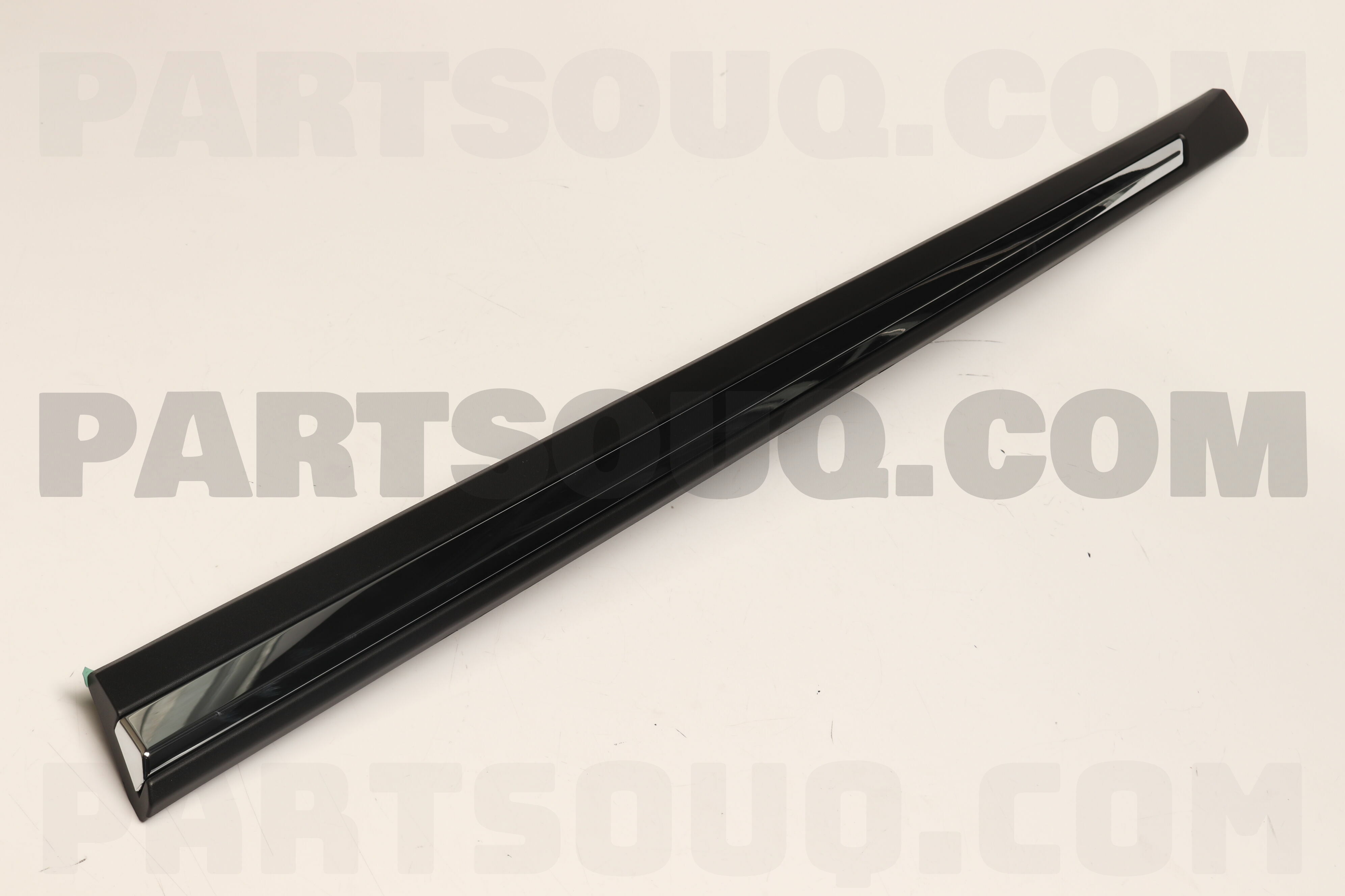 MOULDING-FRONT DOOR,RH 808766FR0A | Nissan Parts | PartSouq