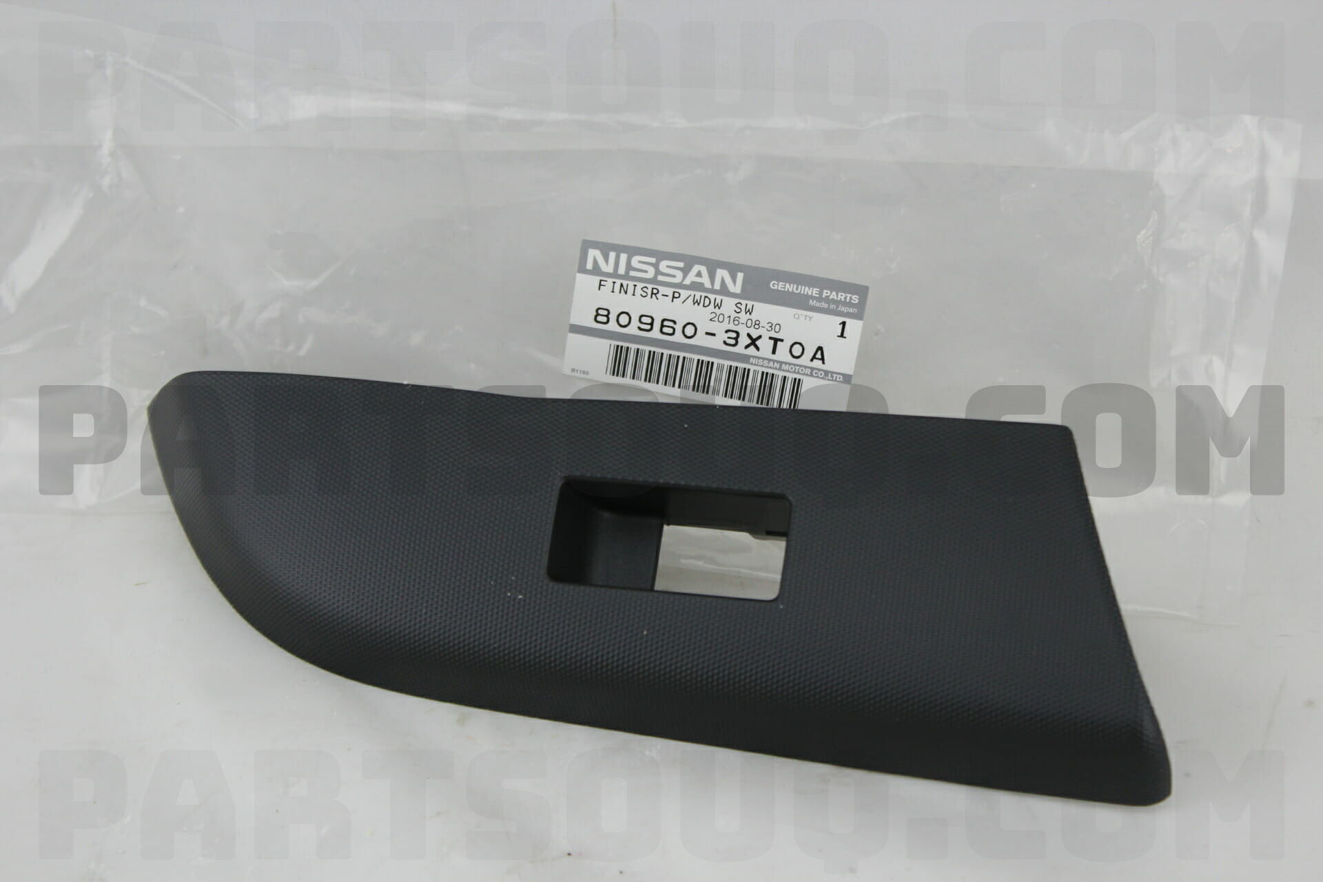NISSAN 日産 FIN BACK DOOR K0810-3XU0D Genuine Nissan Pathfinder 13-20 Center Back Door Finisher