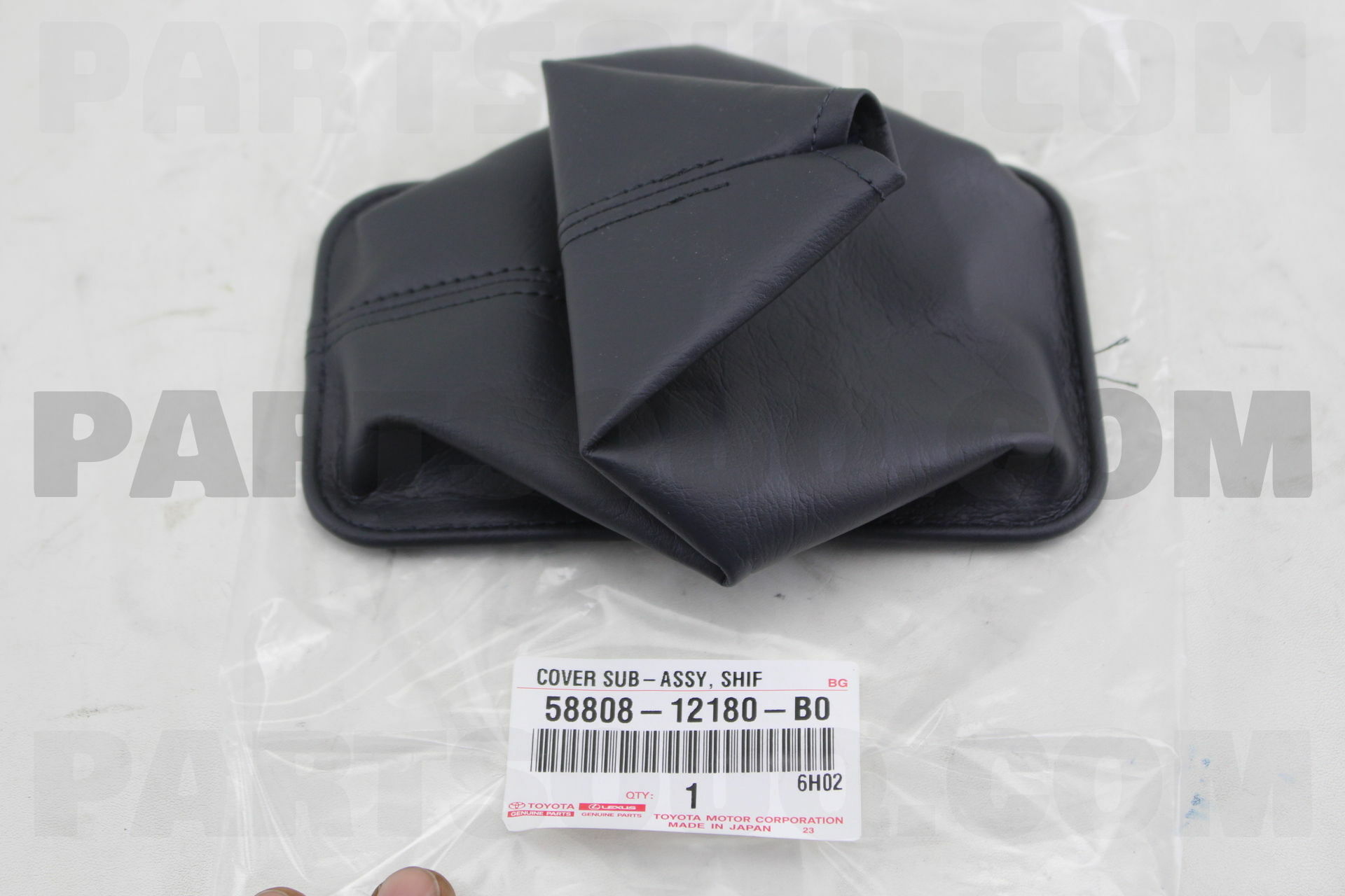 COVER SUB-ASSY, SHIFTING HOLE 5880812180B0 | Toyota Parts
