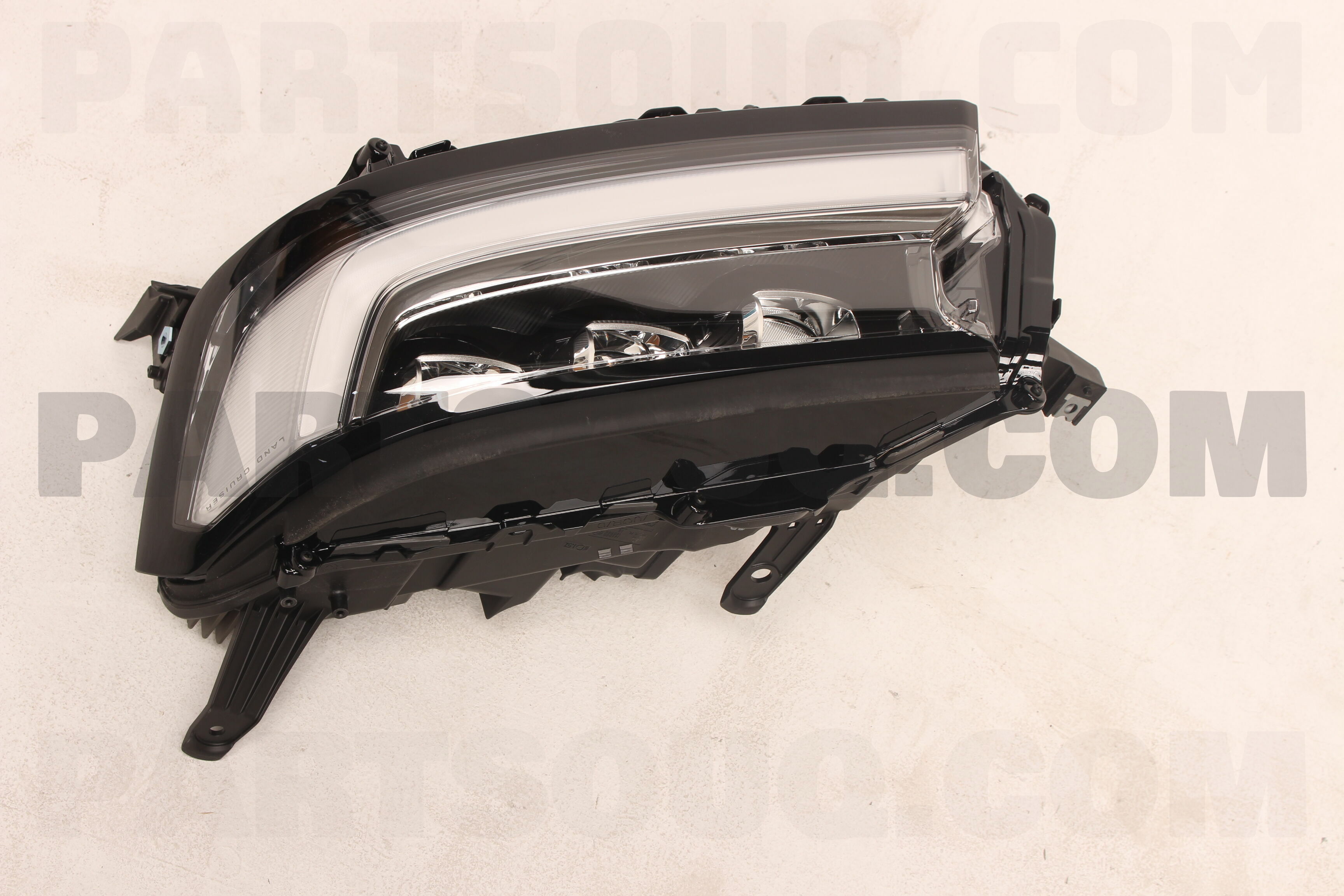 UNIT HEADLAMP 8118560Q71 | Toyota Parts | PartSouq