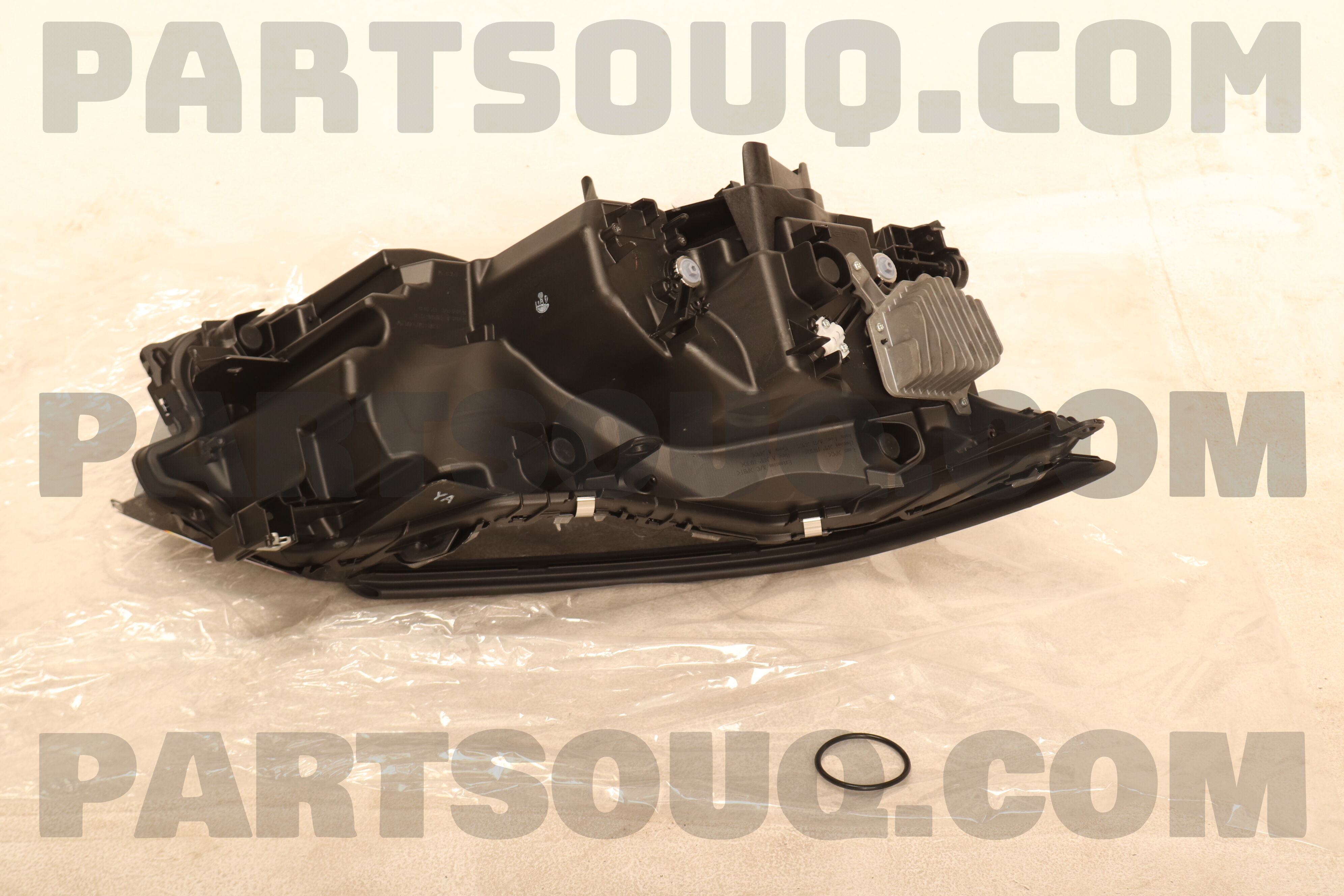 山頭火さま専用 UNIT, HEADLAMP 8118560R22 | Toyota Parts | PartSouq