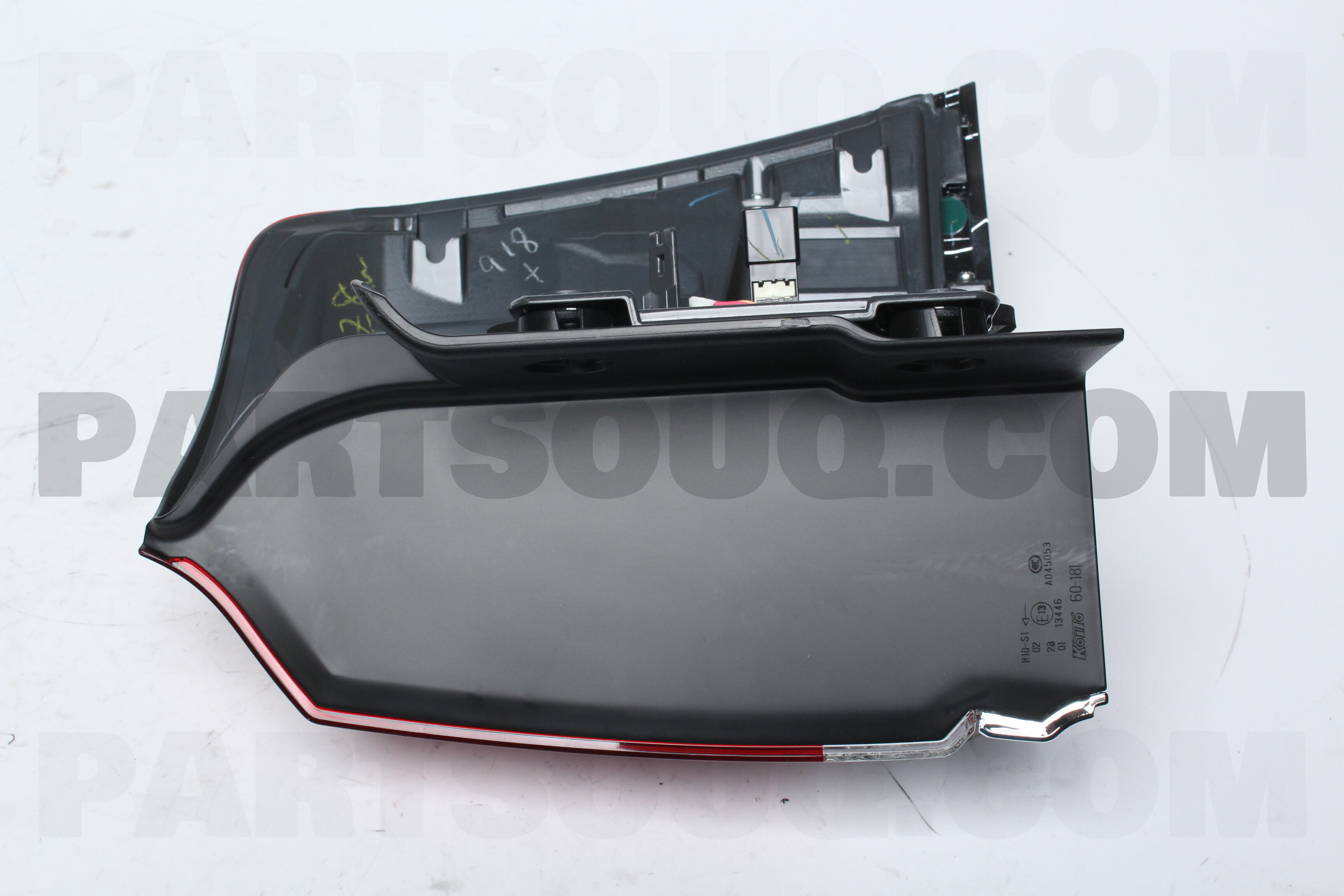 LENS & BODY, REAR COMBINATION LAMP, LH 8156160A40 | Toyota