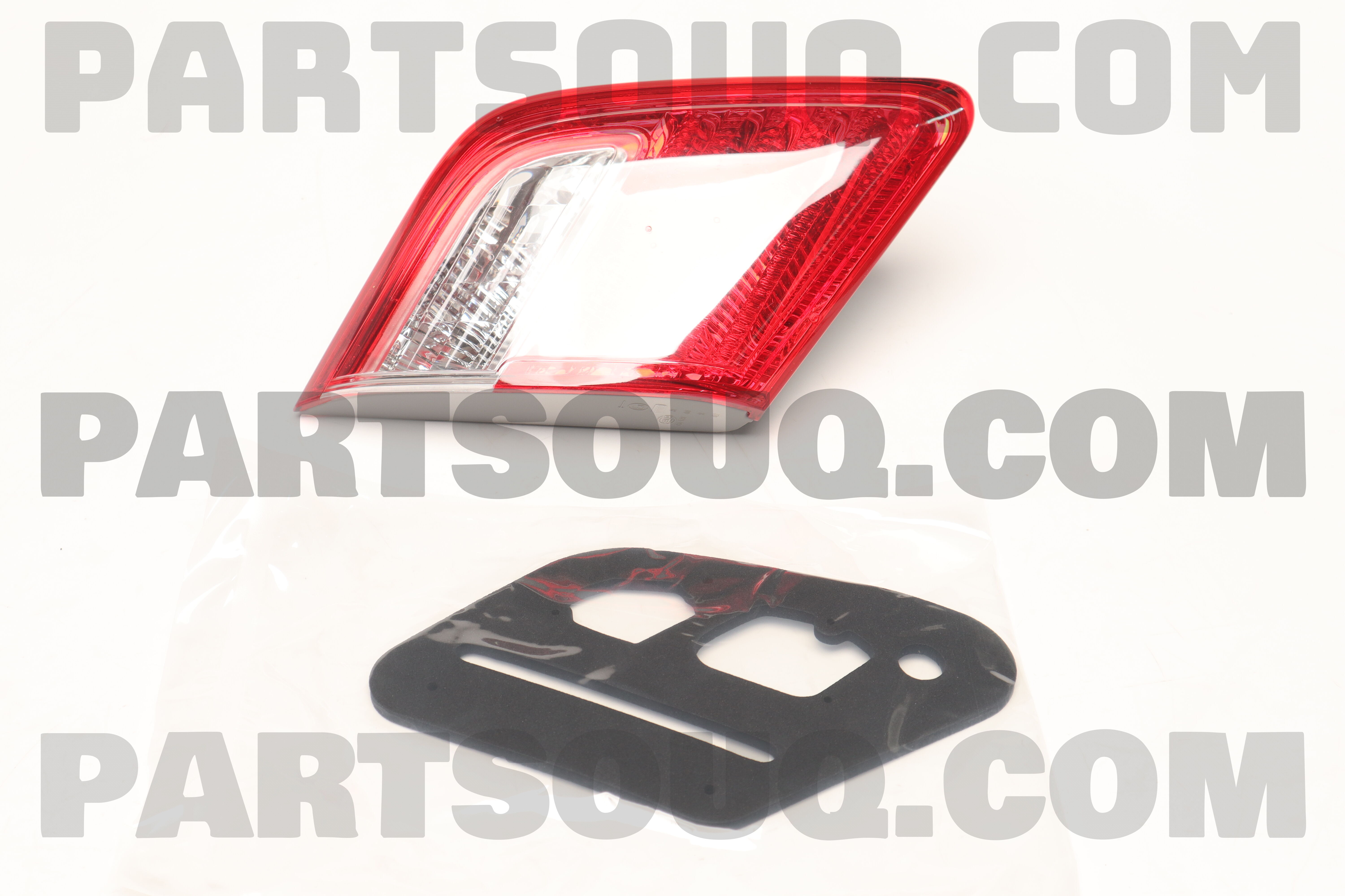 816818Y003 Toyota LENS AND BODY, REAR LAMP, LH