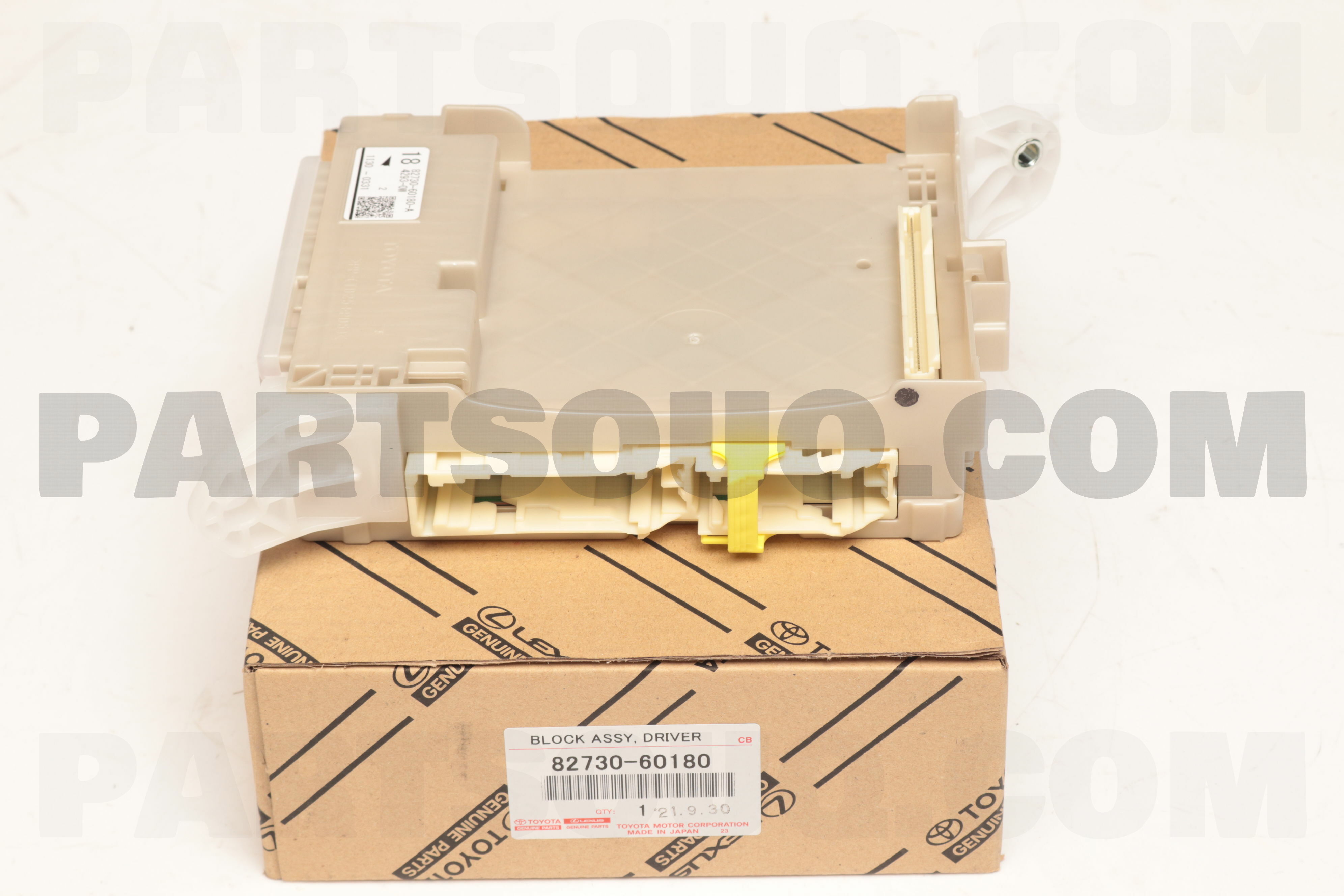OEM NEW 82412-2D010 Front Door Hatchback Glass Holder Tucson