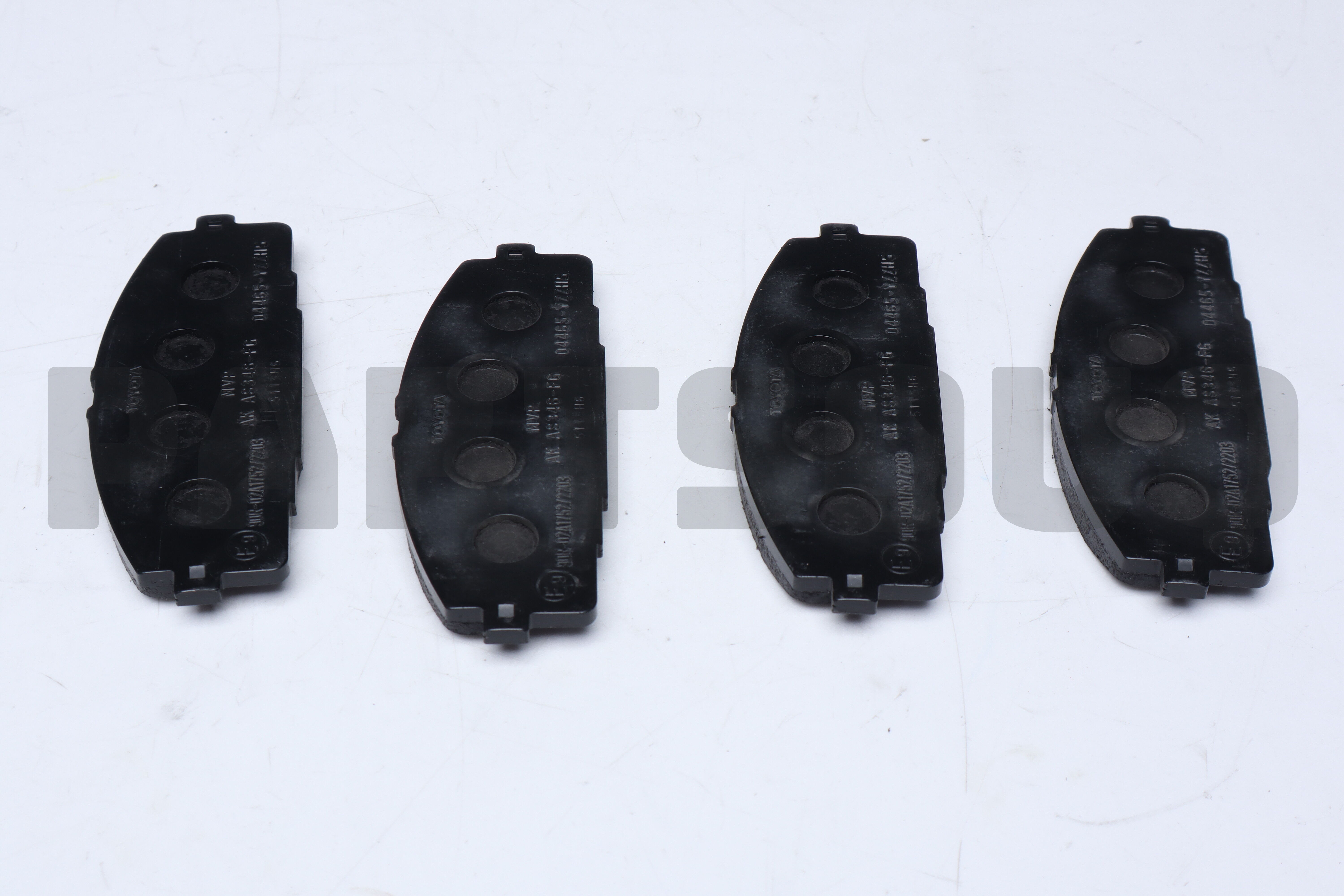 04465YZZH5 Genuine Toyota BRAKE PAD KIT 04465-26420/21 04465-YZZH5